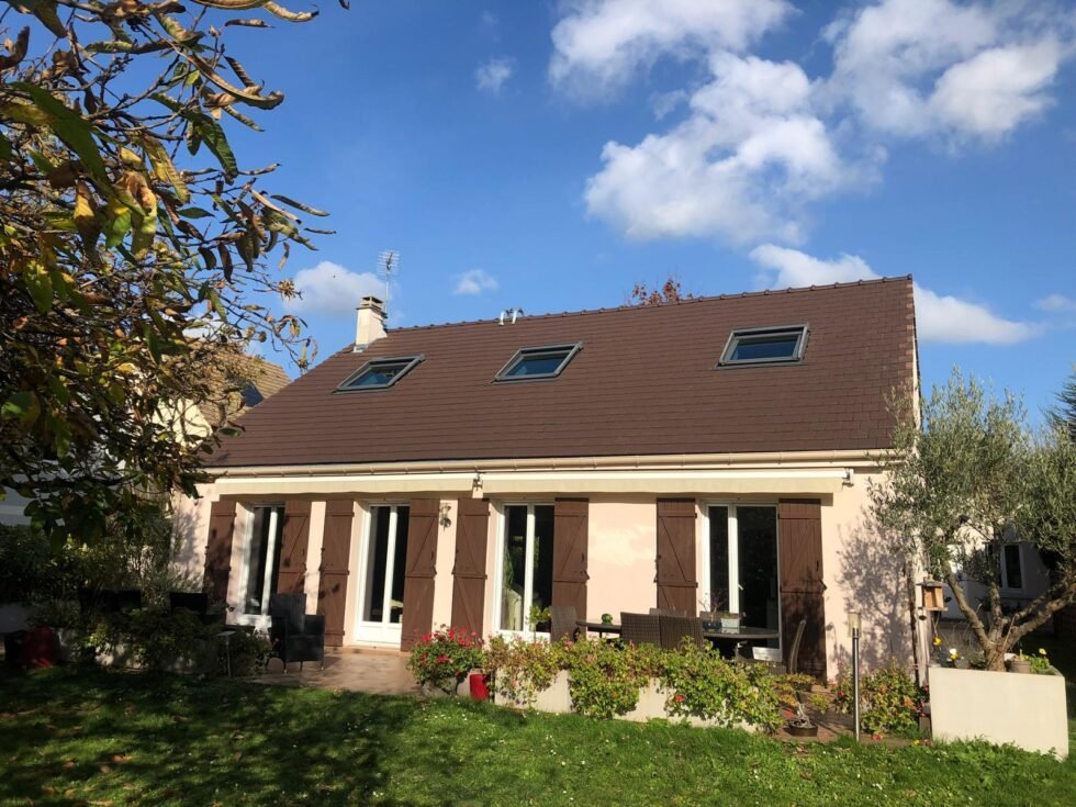 Ravalement de façade à Royan, La Palmyre et Breuillet : redonnez vie à vos murs extérieurs