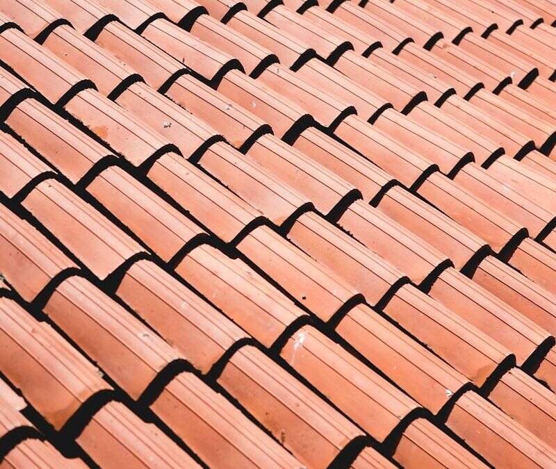 Quelle est la durée de vie d’une toiture après 1 rénovation toiture à Amiens ?